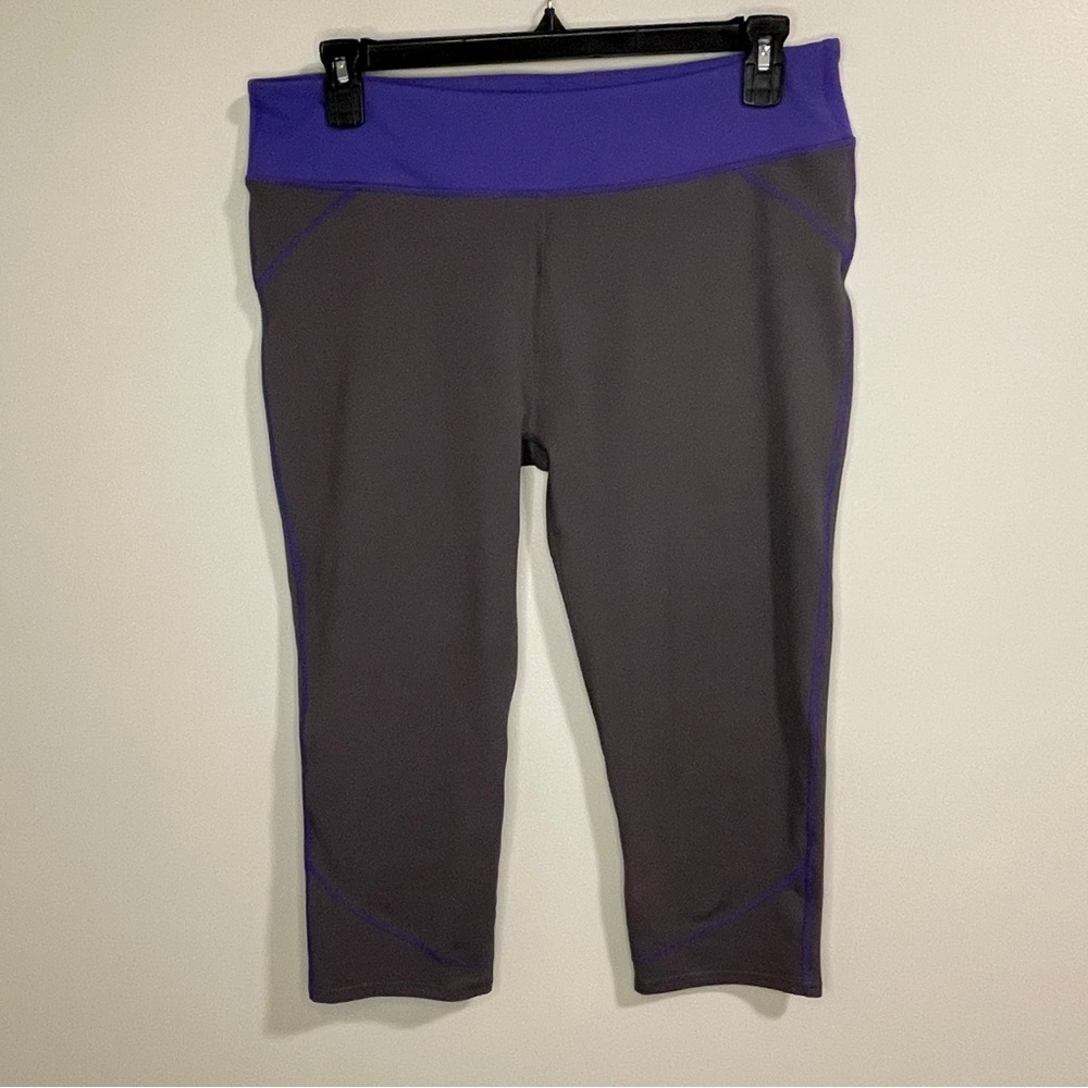 Fabletics Lima Capri Pants Dark Grey/Purple Iris Size XXL